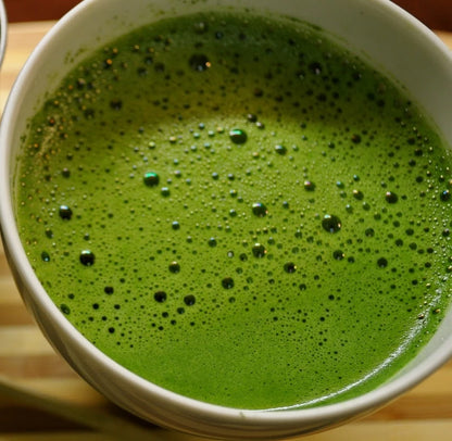 Un bol de matcha préparé